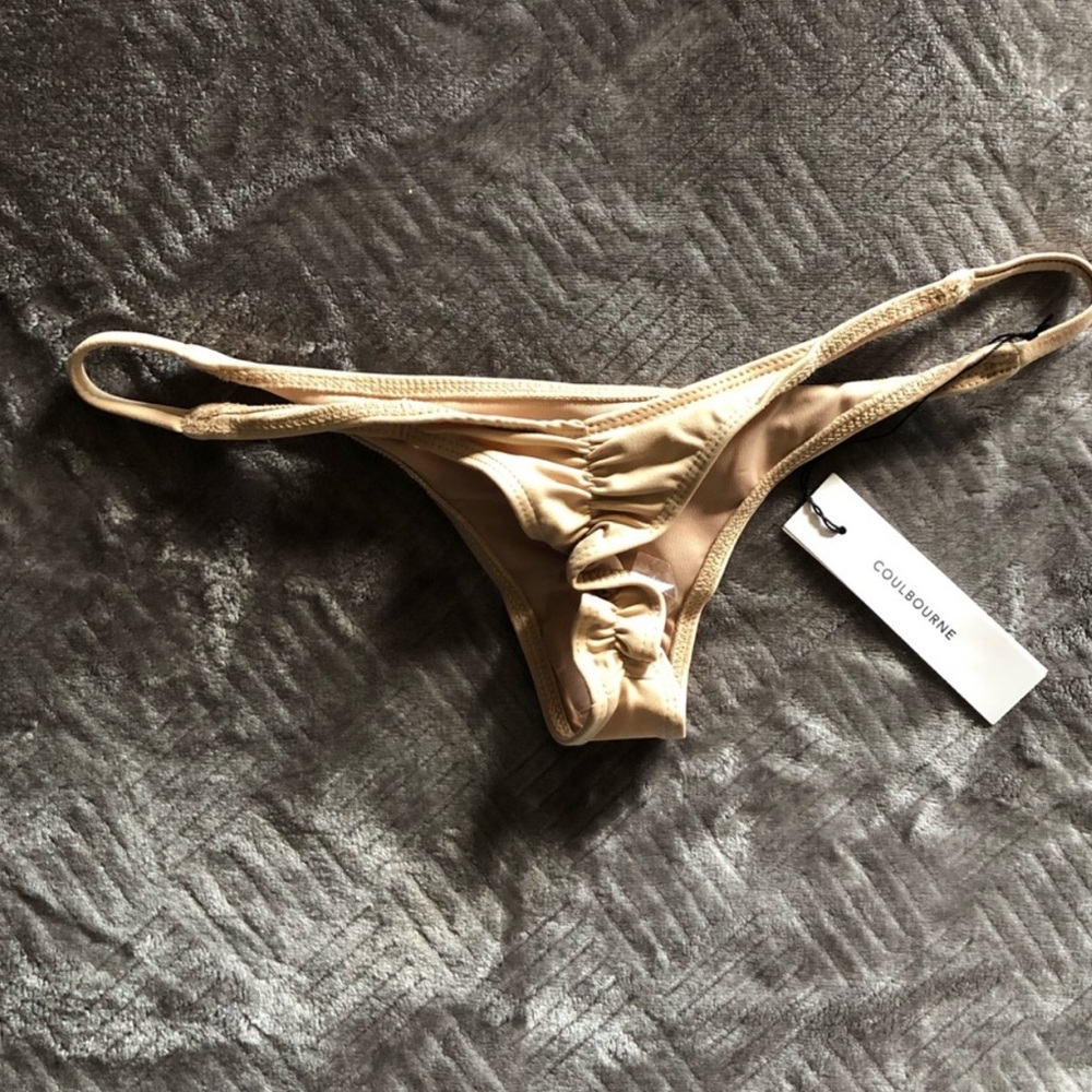 Nude Coulbourne scrunched thong bottoms L